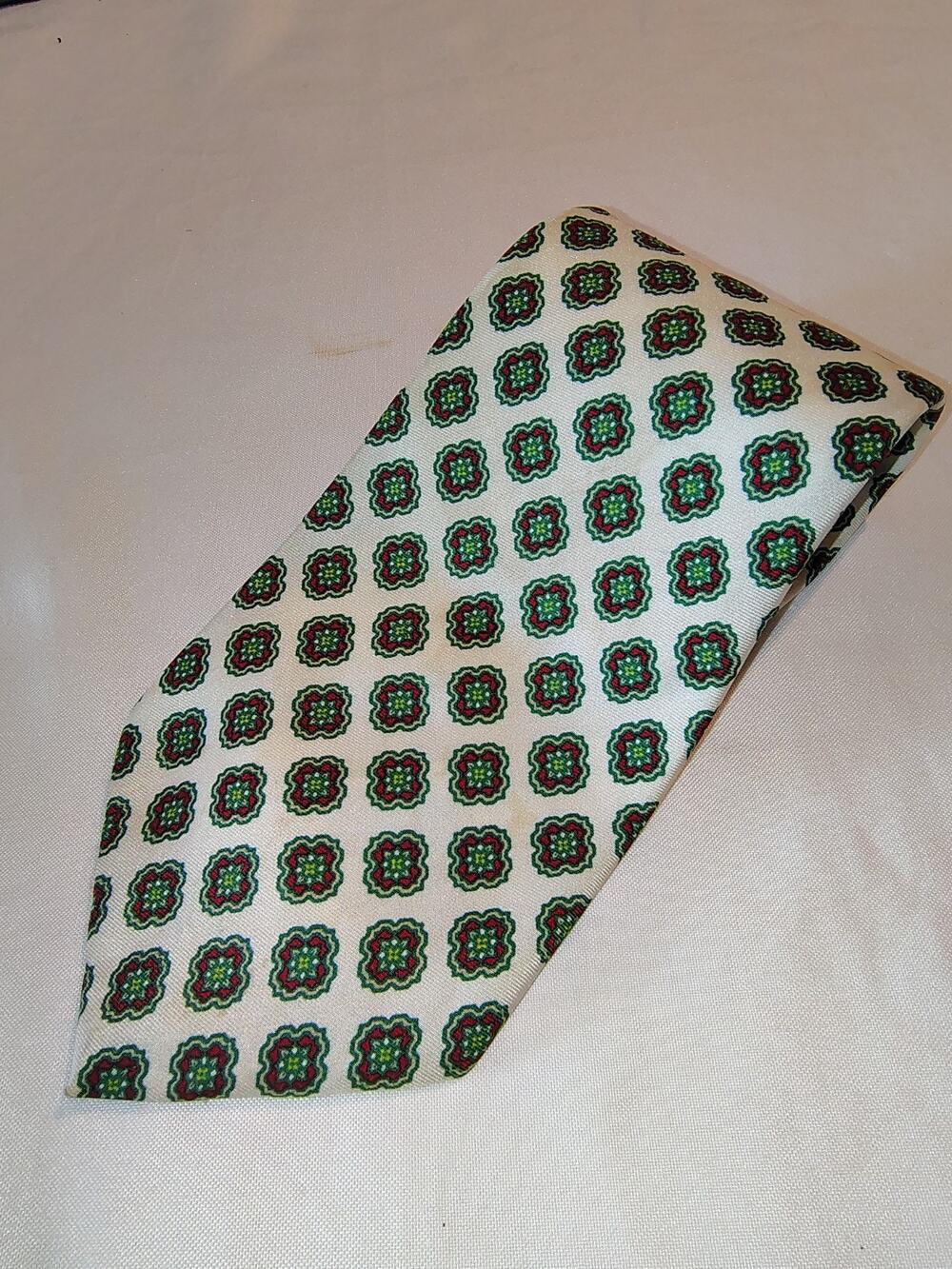 Vintage 1970s Merritt Qiana Dup Necktie Geometric Medallion Red Green White